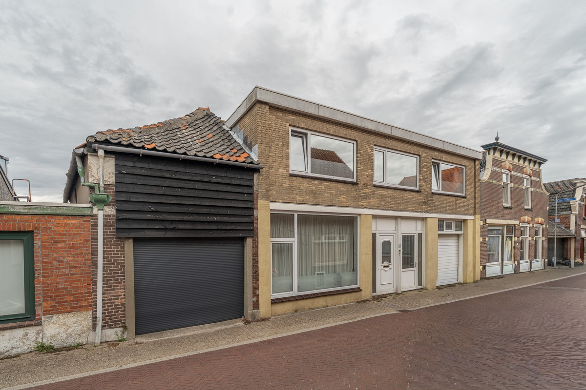 Twee-onder-één-kap te koop: Kanaalstraat 11, Hansweert