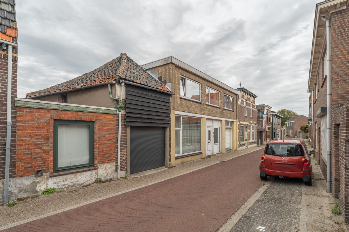 Twee-onder-één-kap te koop: Kanaalstraat 11, Hansweert