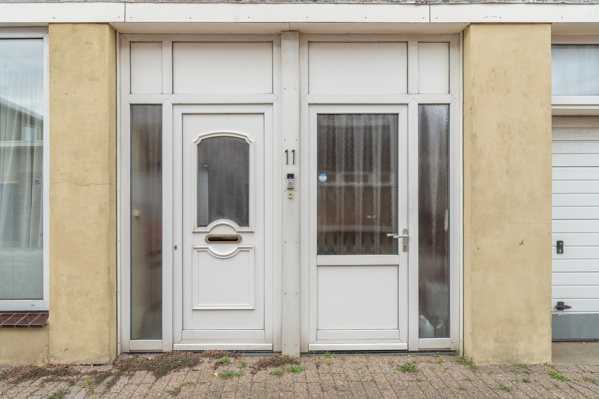 Twee-onder-één-kap te koop: Kanaalstraat 11, Hansweert