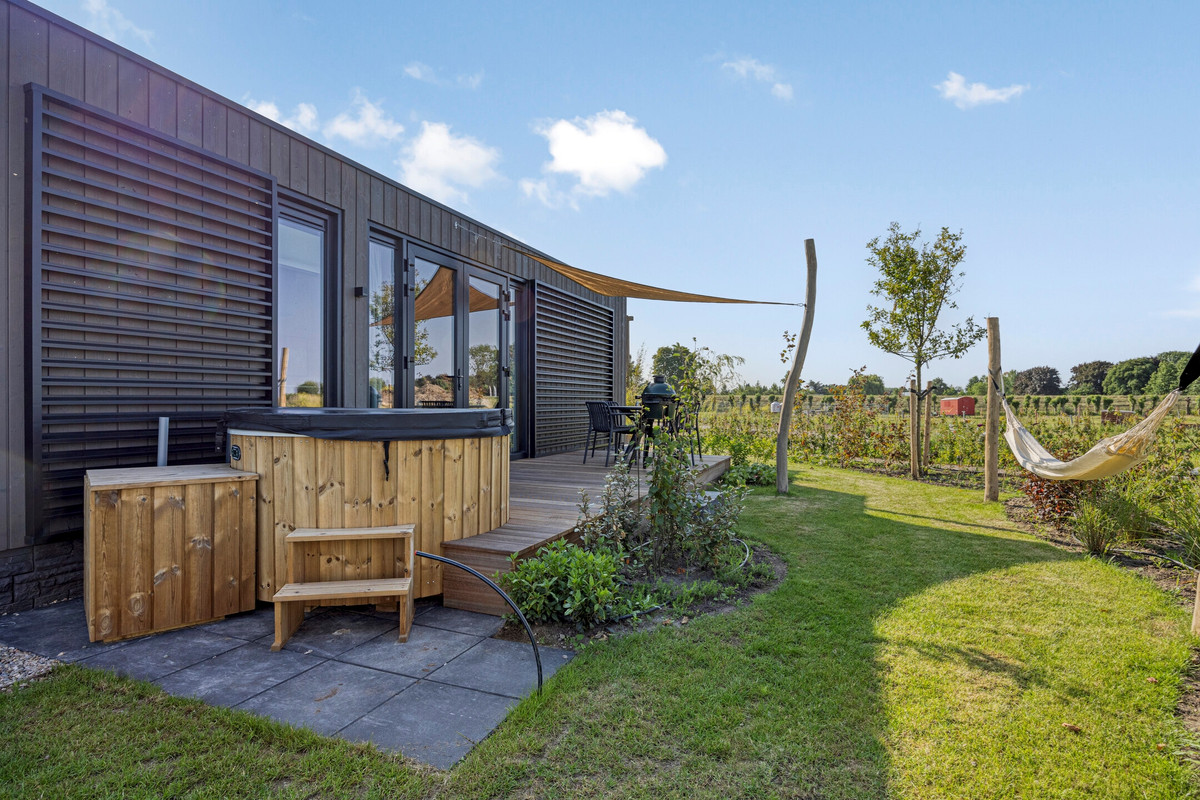 Vrijstaande woning te huur: Rijnbandijk 10-70, Eck En Wiel