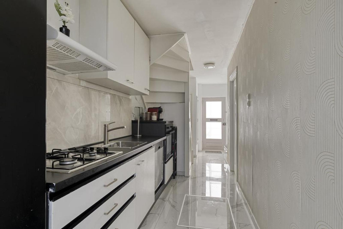 Tussenwoning te koop: Jonkheer van Cittersplein 18, Purmerend