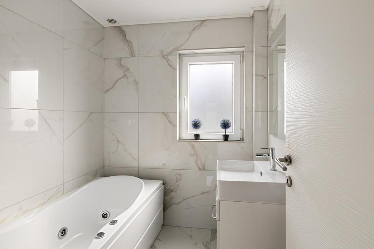Tussenwoning te koop: Jonkheer van Cittersplein 18, Purmerend