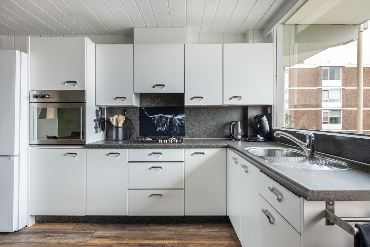 Appartement te koop: Domela Nieuwenhuisweg 184, Dordrecht