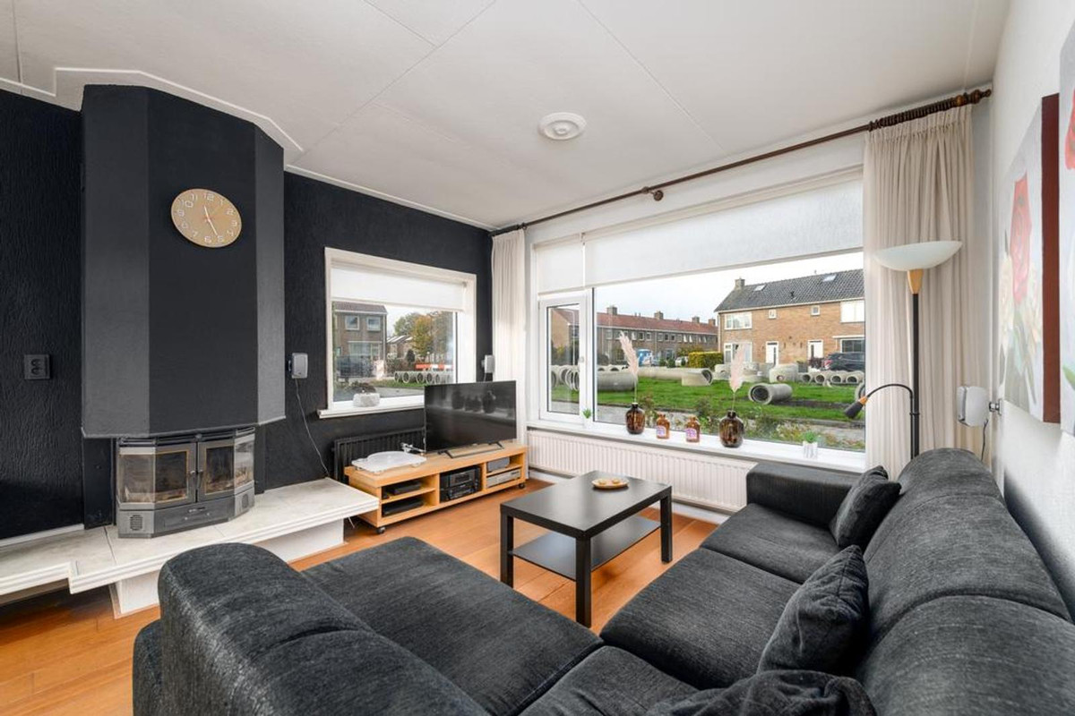 Twee-onder-één-kap te koop: Bernhardlaan 79, Wolvega