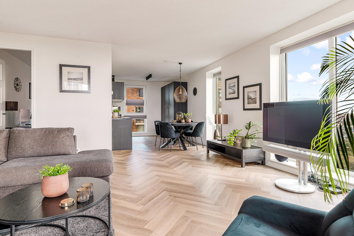 Appartement te koop: Zeeduinweg 428, Almere