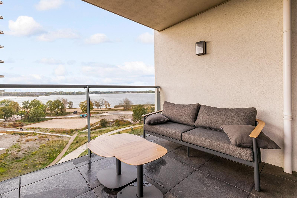 Appartement te koop: Zeeduinweg 428, Almere