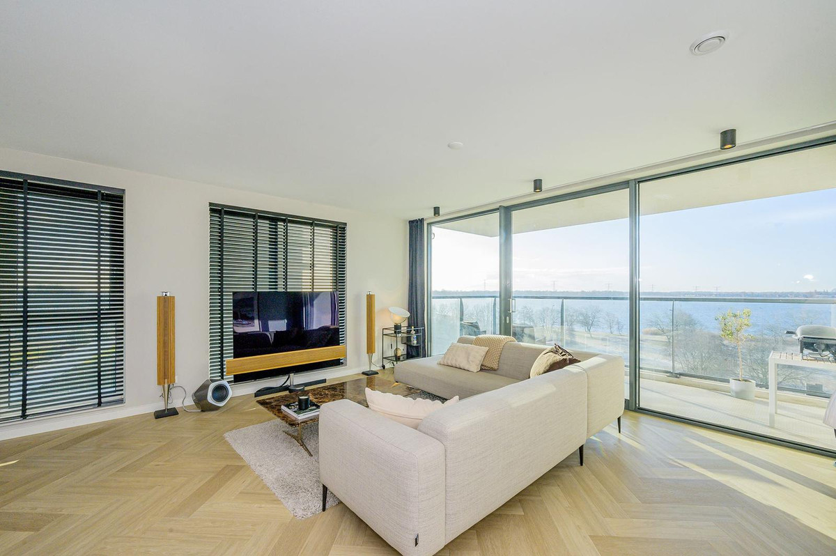 Appartement te koop: Zeeduinweg 416, Almere