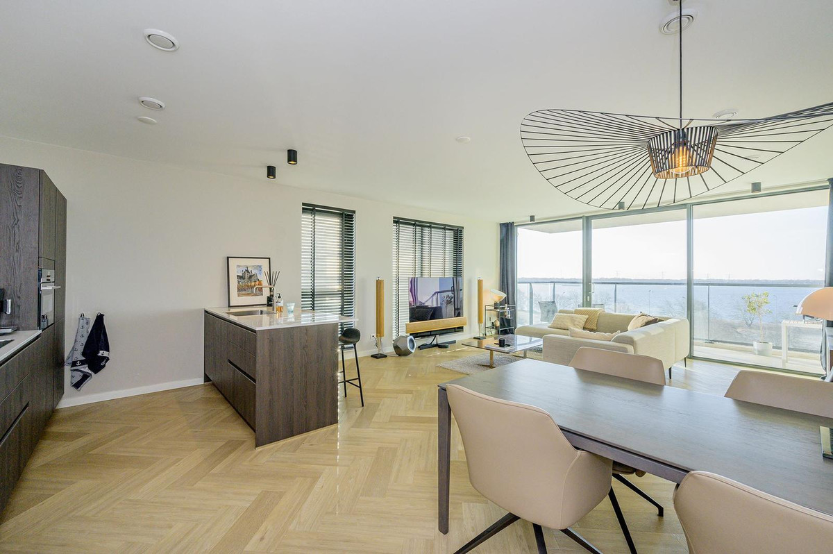 Appartement te koop: Zeeduinweg 416, Almere