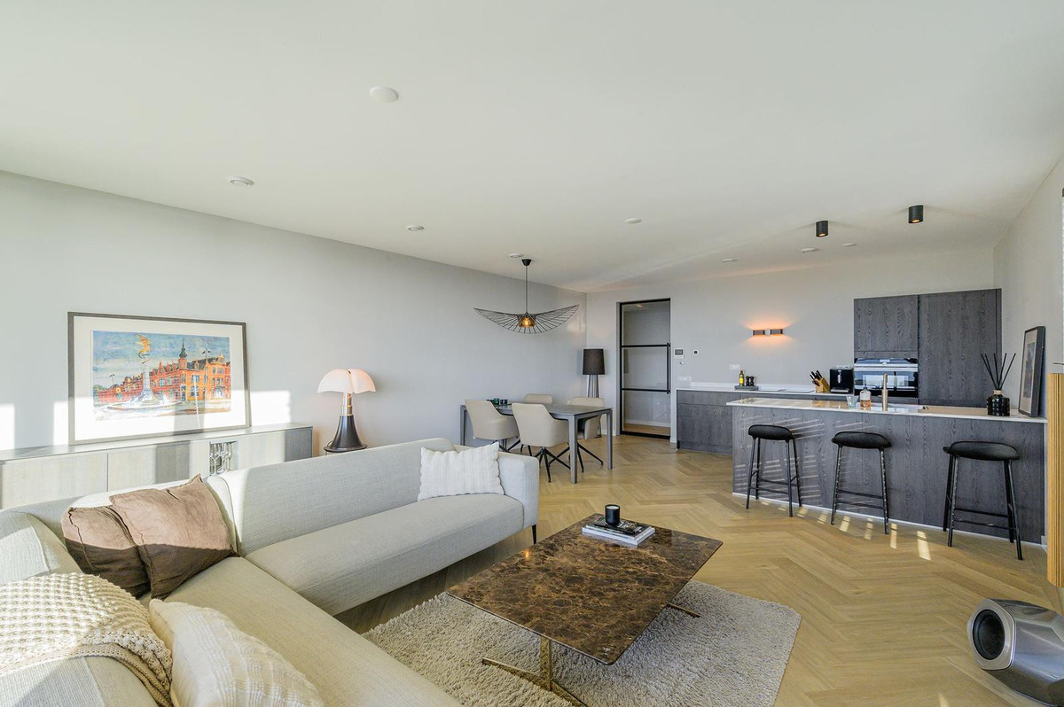 Appartement te koop: Zeeduinweg 416, Almere