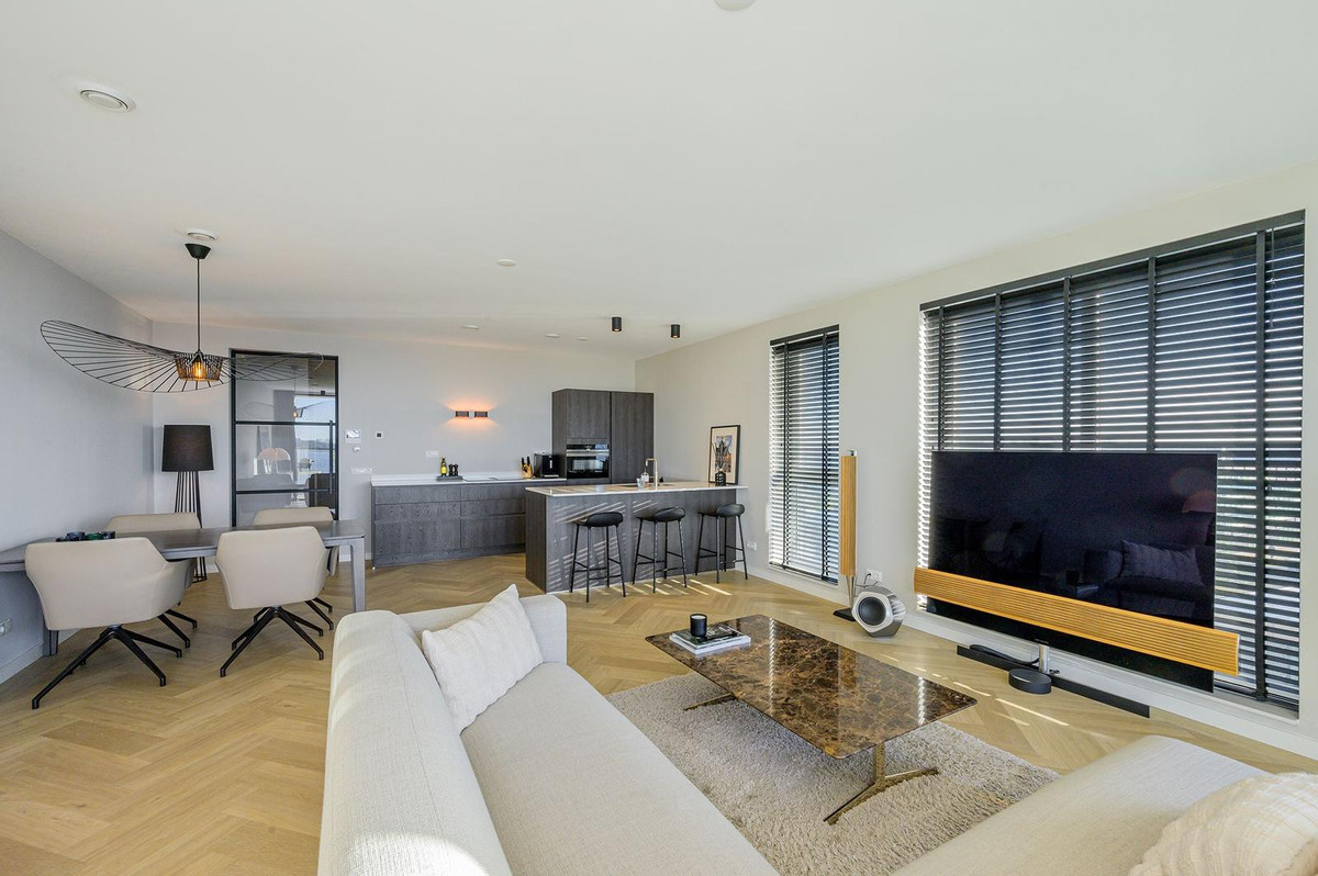 Appartement te koop: Zeeduinweg 416, Almere