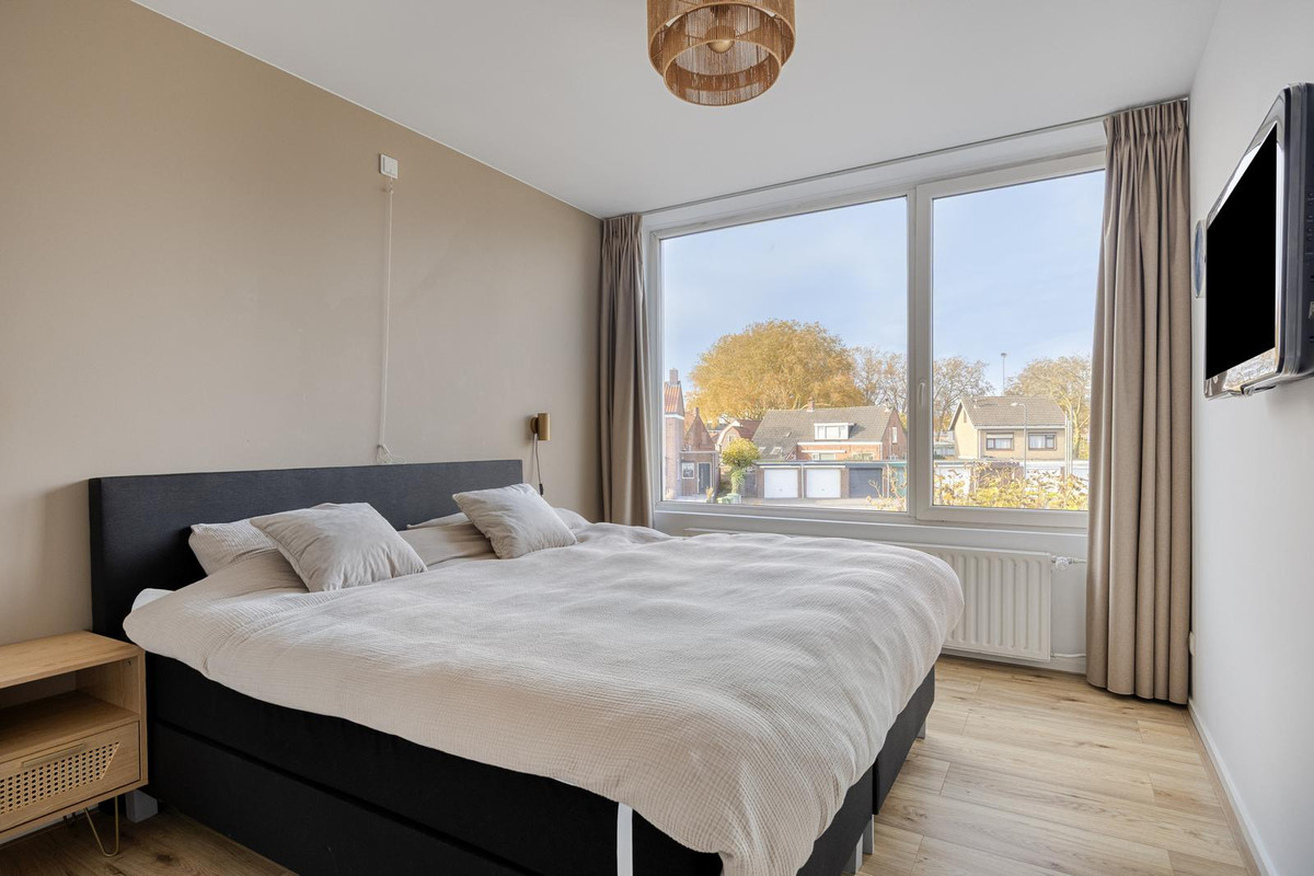 Tussenwoning te koop: Dr. Struyckenstraat 240, Breda
