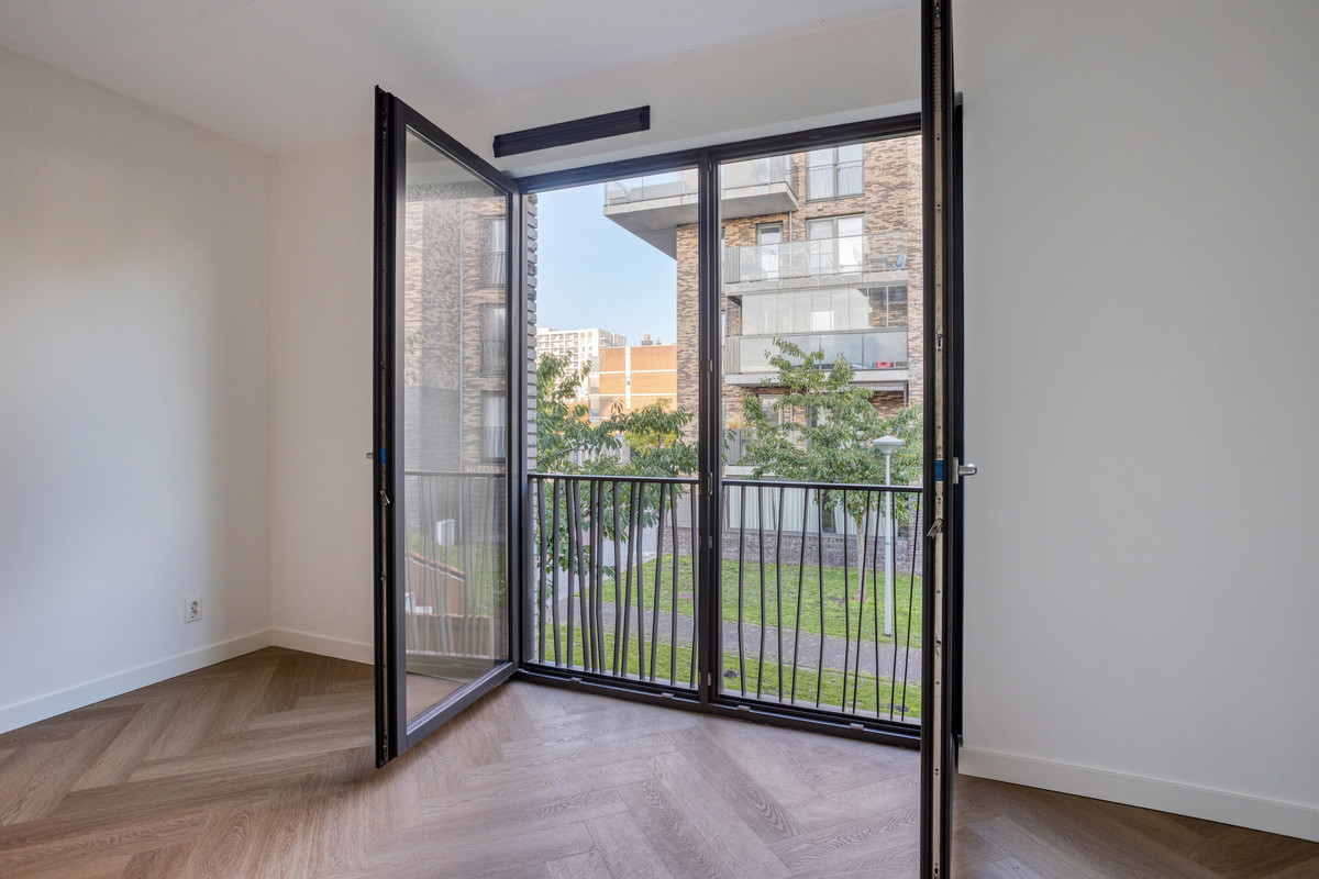 Tussenwoning te koop: Banneplein 150, Amsterdam