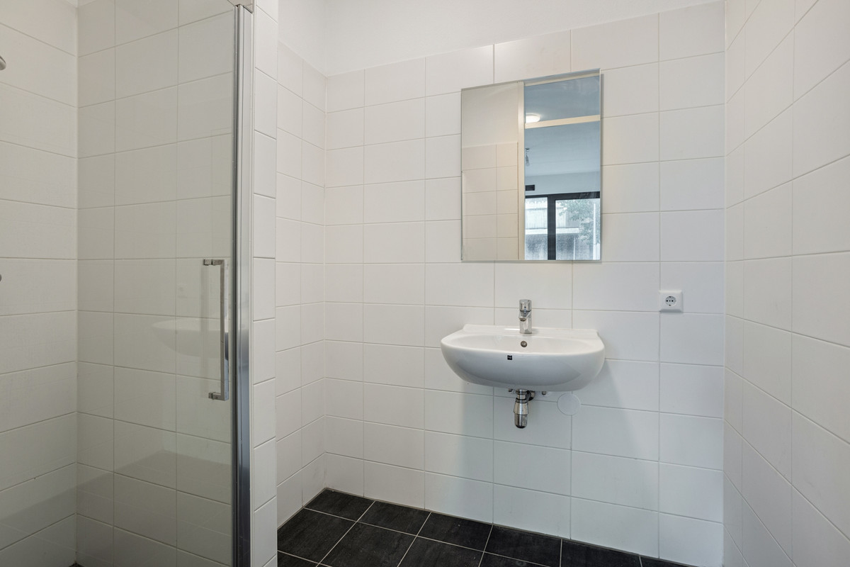 Tussenwoning te koop: Banneplein 150, Amsterdam