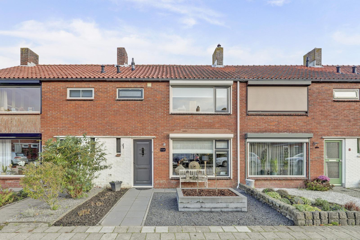 Tussenwoning te koop: Morlodestraat 10, Krabbendijke