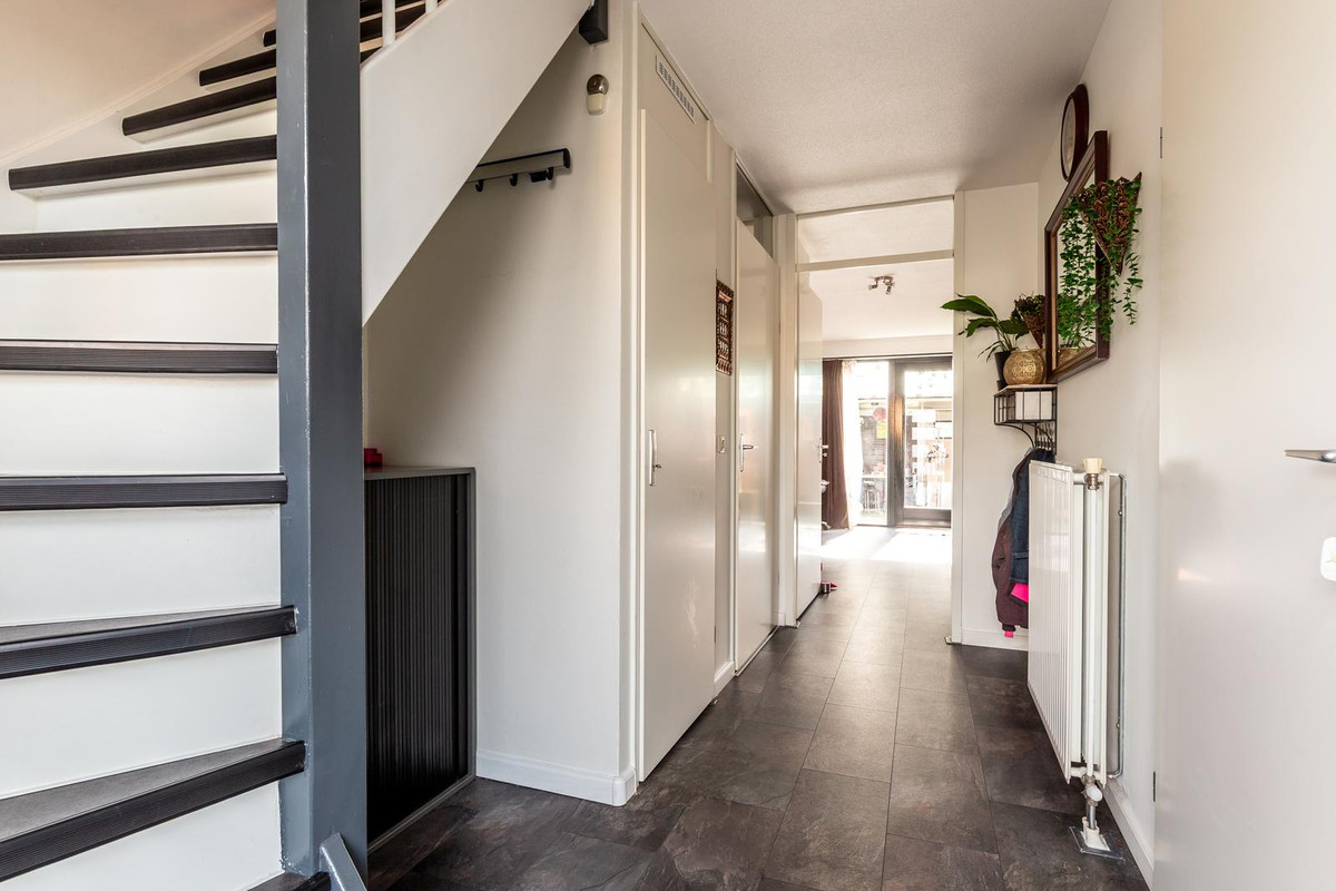 Tussenwoning te koop: Laan der V.O.C. 224, Almere