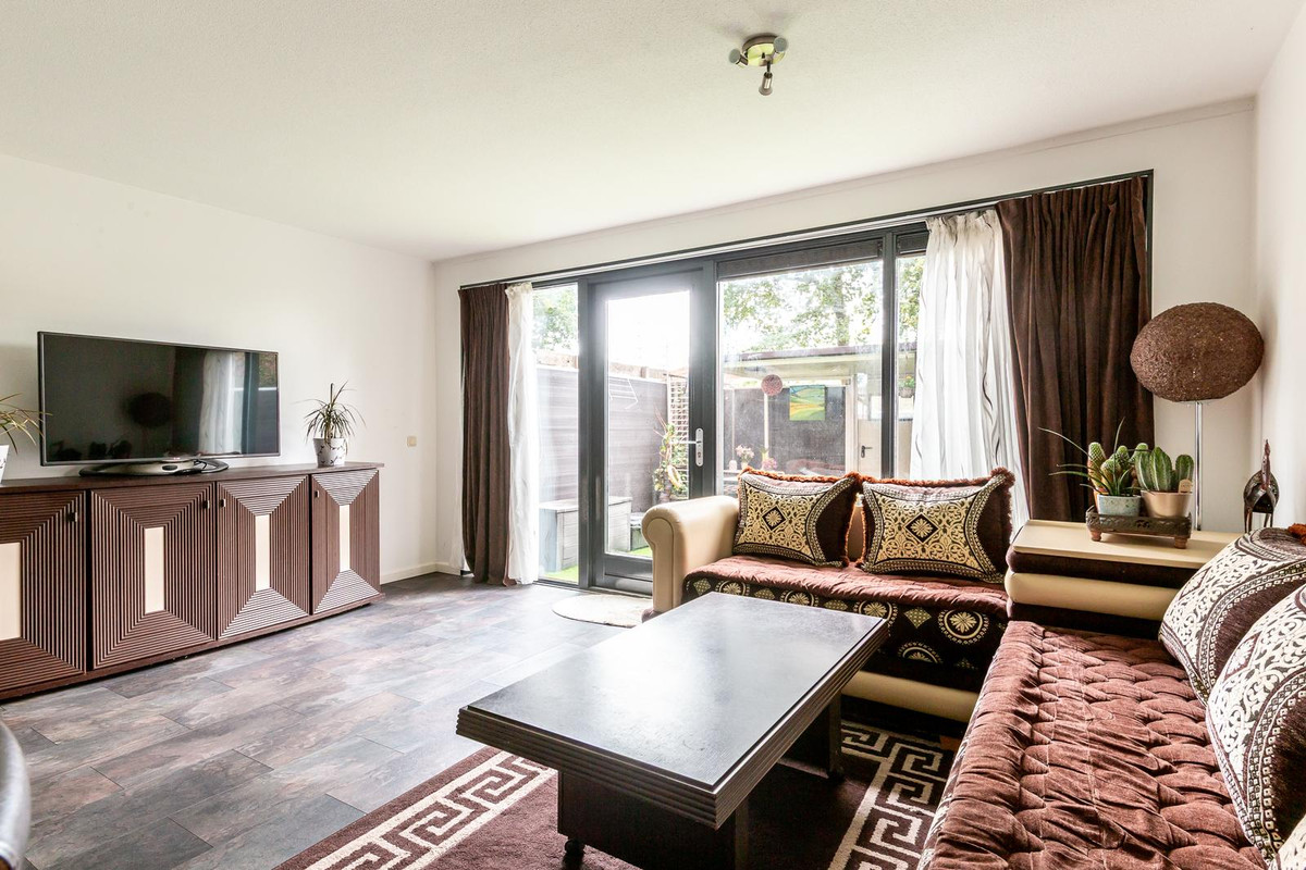 Tussenwoning te koop: Laan der V.O.C. 224, Almere
