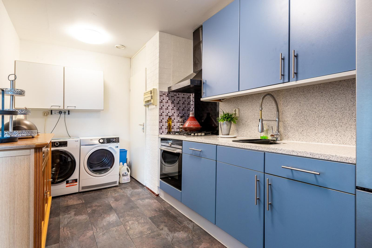 Tussenwoning te koop: Laan der V.O.C. 224, Almere