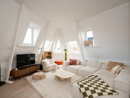 private-rentals for rent on Maarten Harpertszoon Trompstraat 24 4