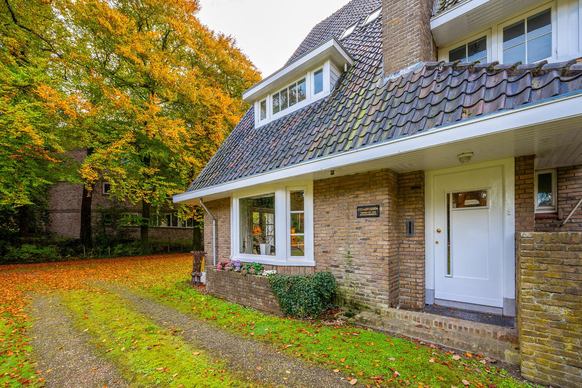Twee-onder-één-kap te koop: Utrechtseweg 56, Zeist
