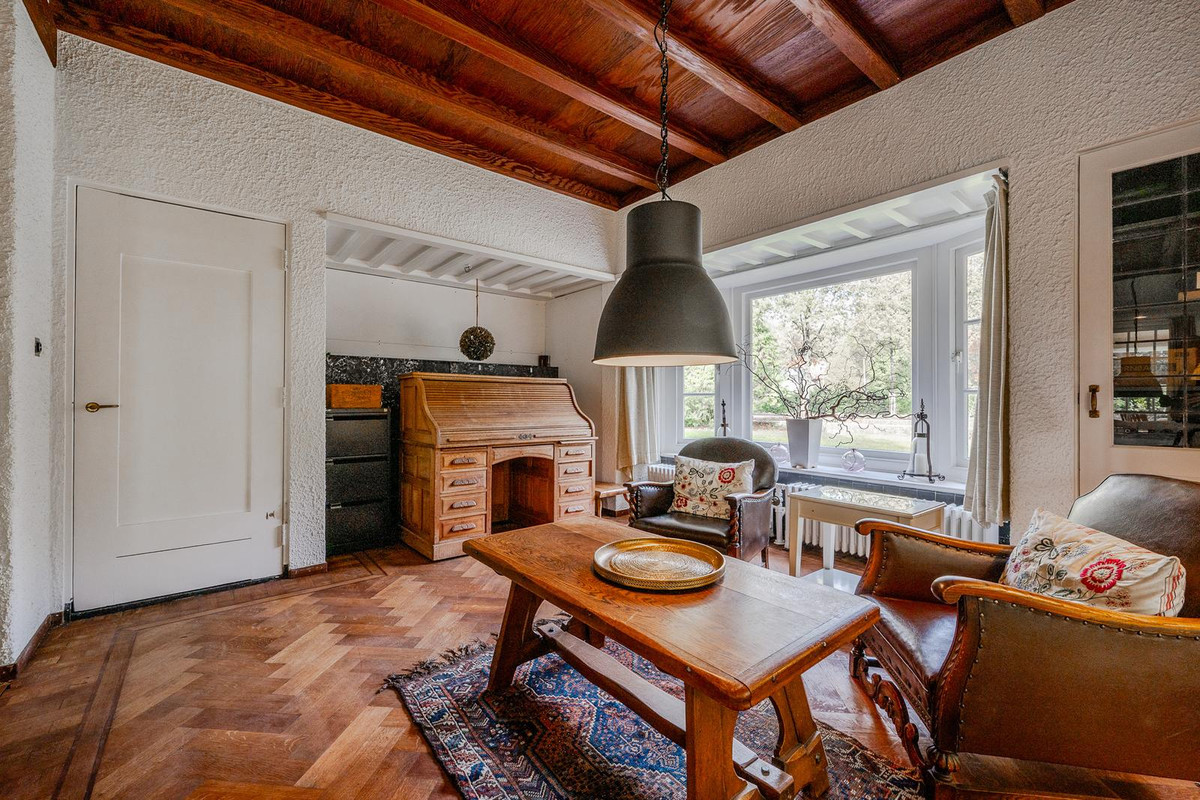 Twee-onder-één-kap te koop: Utrechtseweg 56, Zeist