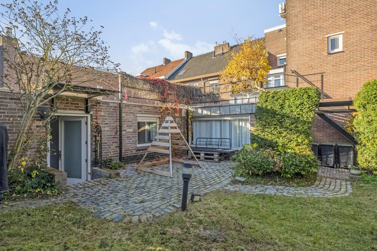 Tussenwoning te koop: Burg. Cremersstraat 27, Nuth