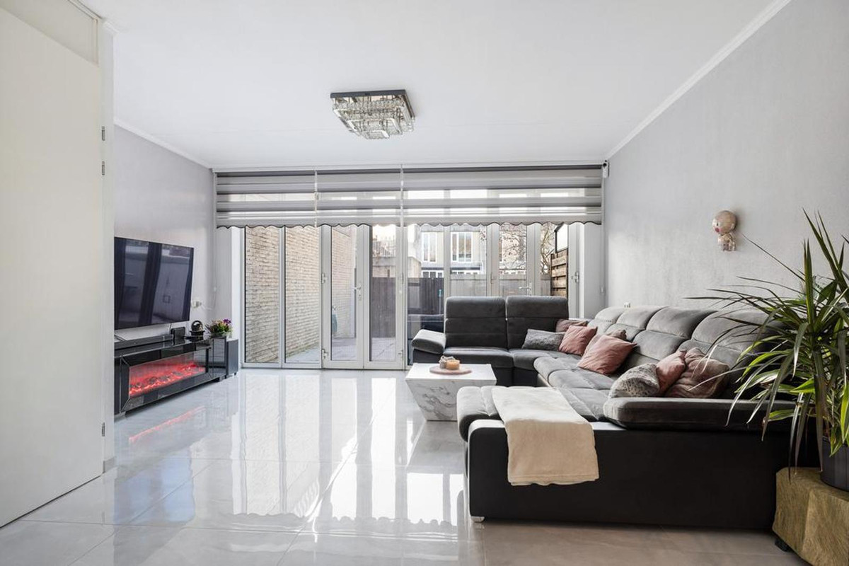 Hoekwoning te koop: Stoutenburg 13, Rotterdam