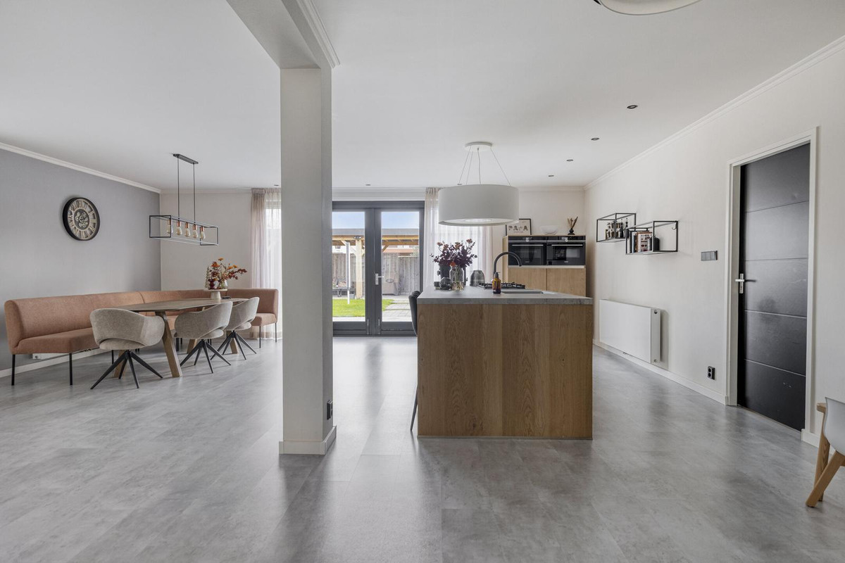 Vrijstaande woning te koop: Monseigneur Luijpenstraat 1, Hoofdplaat