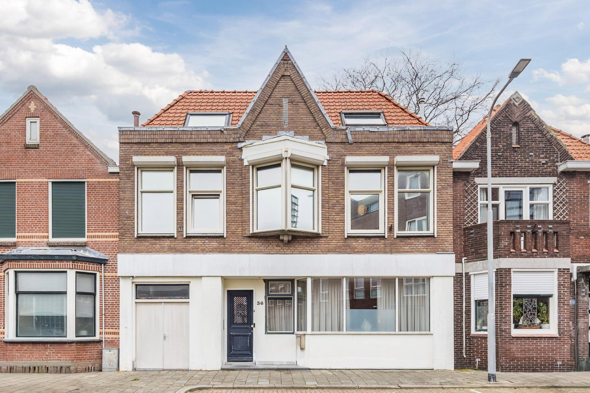Tussenwoning te koop: Burgemeester Geillstraat 36, Terneuzen