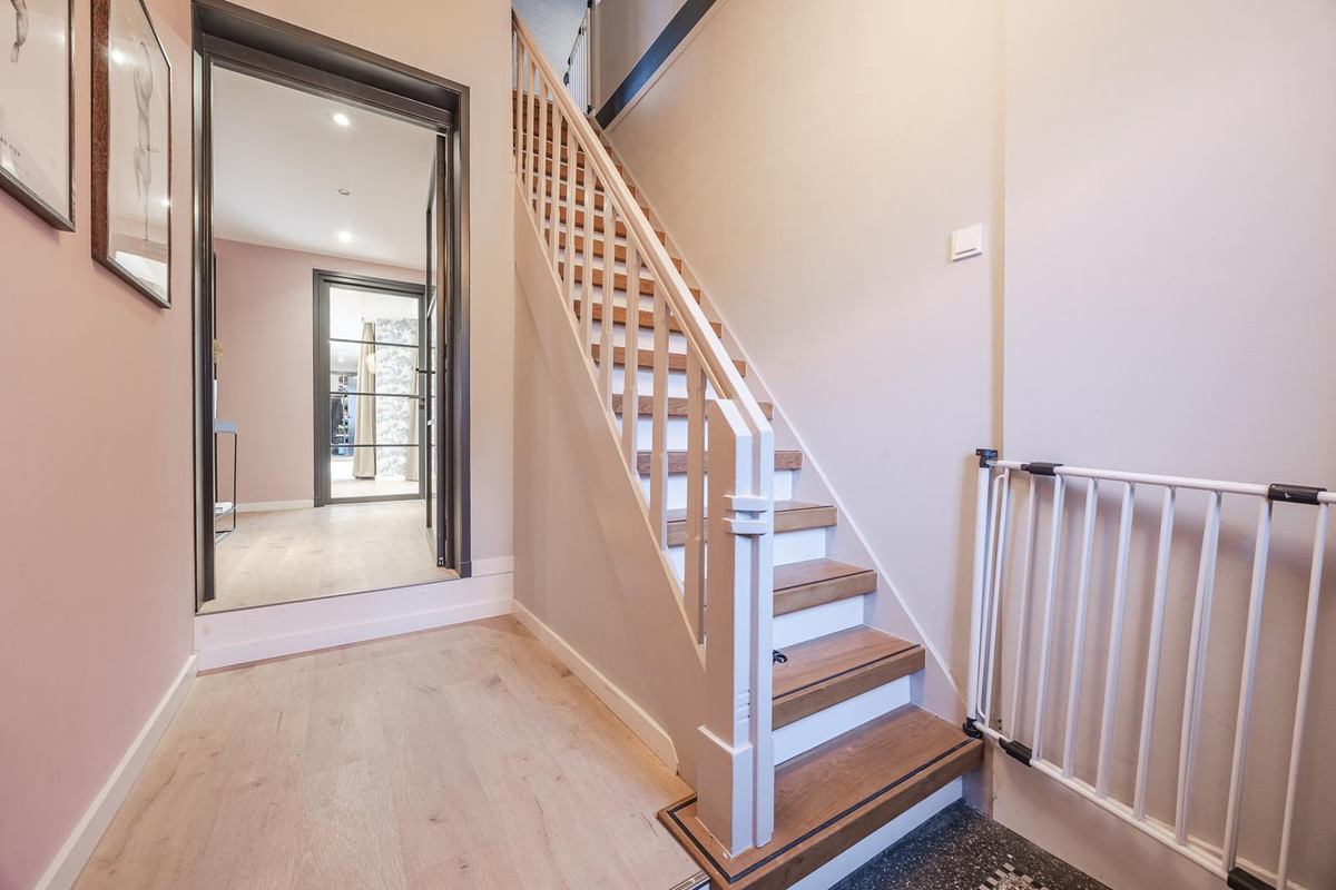 Tussenwoning te koop: Burgemeester Geillstraat 36, Terneuzen