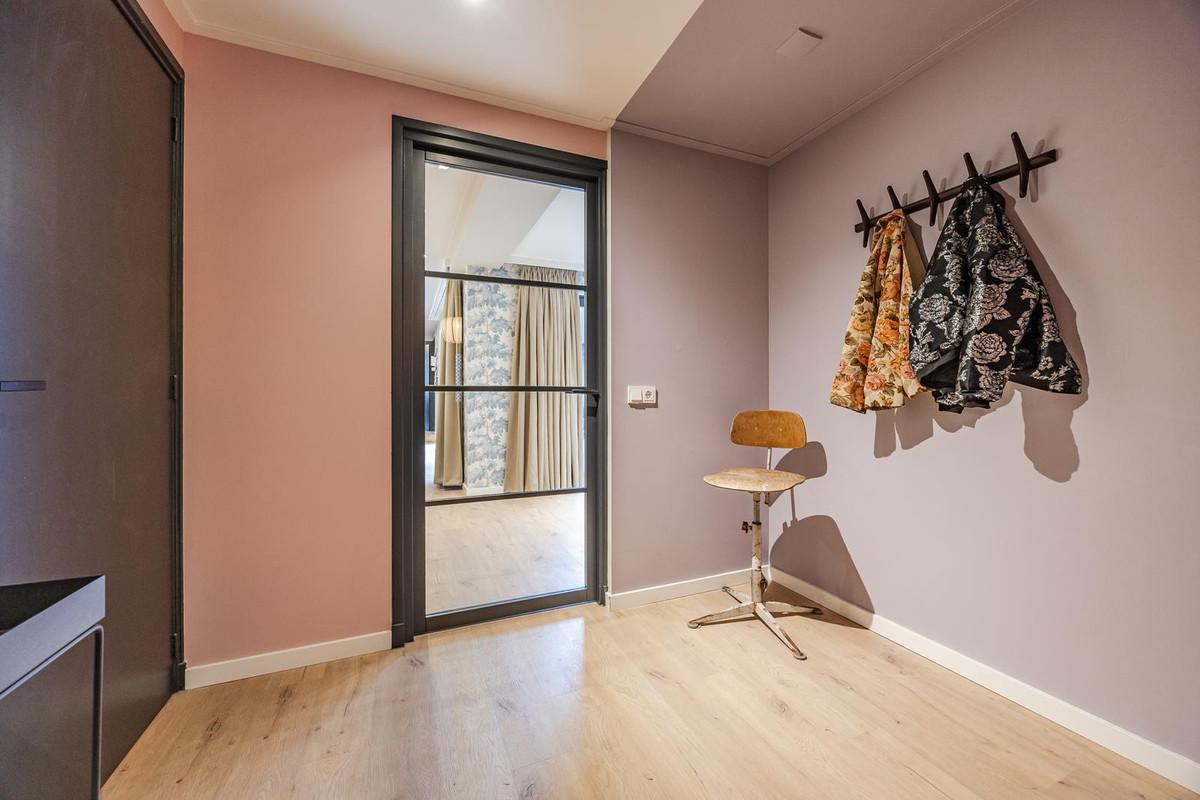 Tussenwoning te koop: Burgemeester Geillstraat 36, Terneuzen