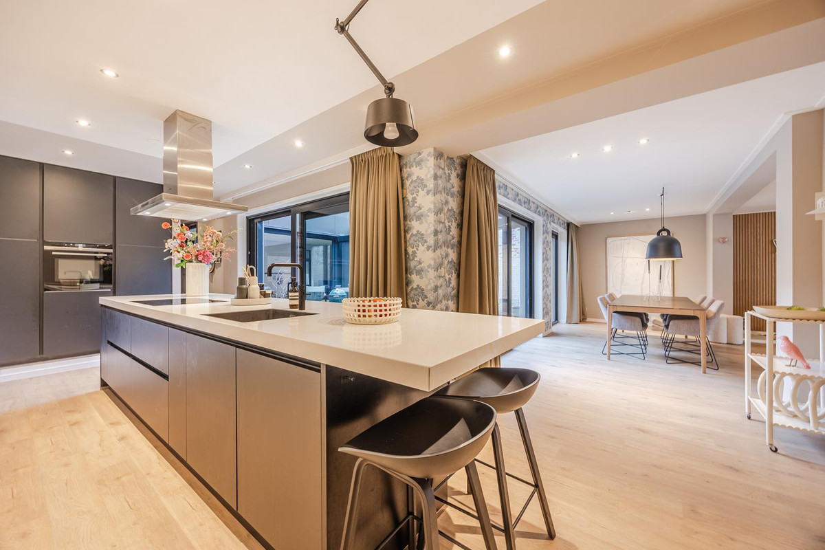 Tussenwoning te koop: Burgemeester Geillstraat 36, Terneuzen