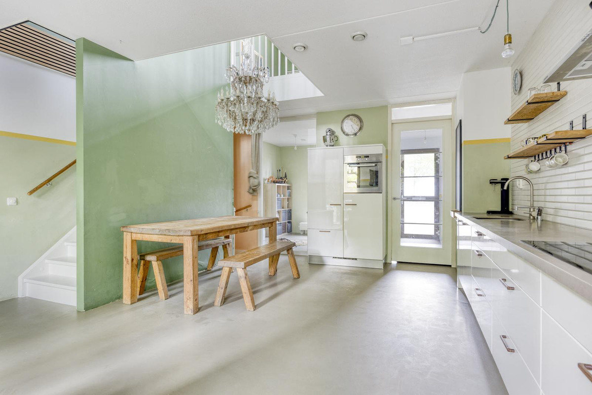 Tussenwoning te koop: Bert Haanstrakade 142A, Amsterdam