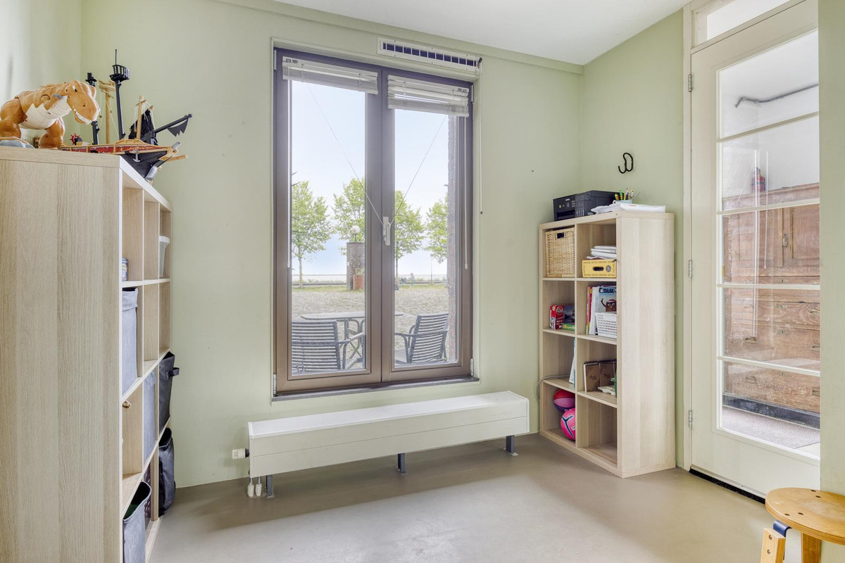Tussenwoning te koop: Bert Haanstrakade 142A, Amsterdam