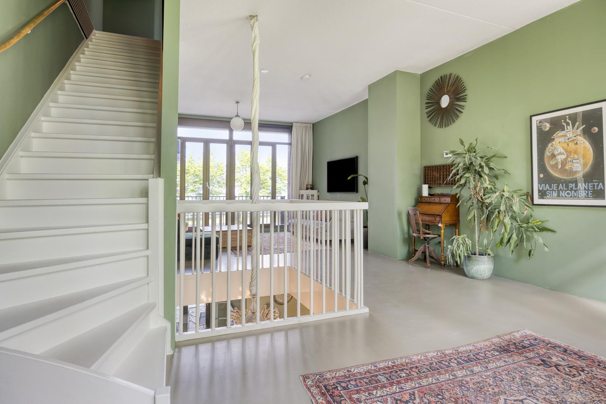 Tussenwoning te koop: Bert Haanstrakade 142A, Amsterdam