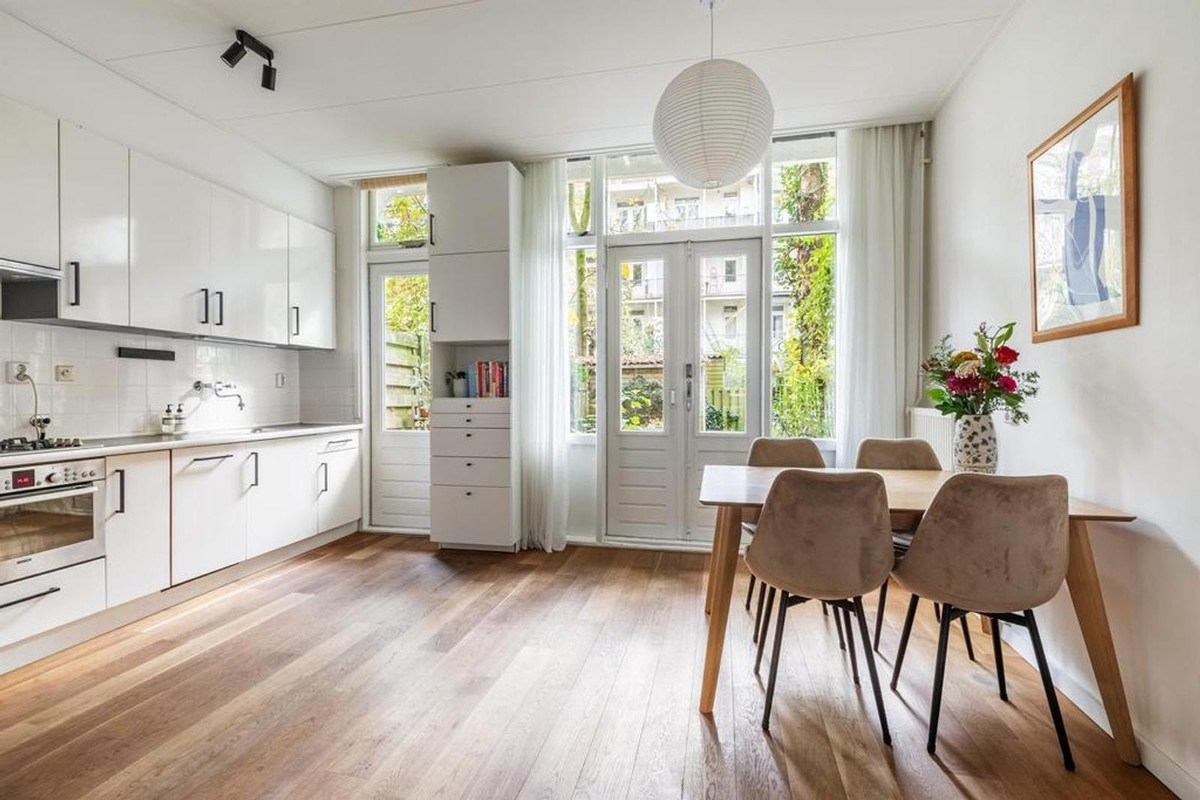 Studio te koop: Joan Melchior Kemperstraat 117H, Amsterdam