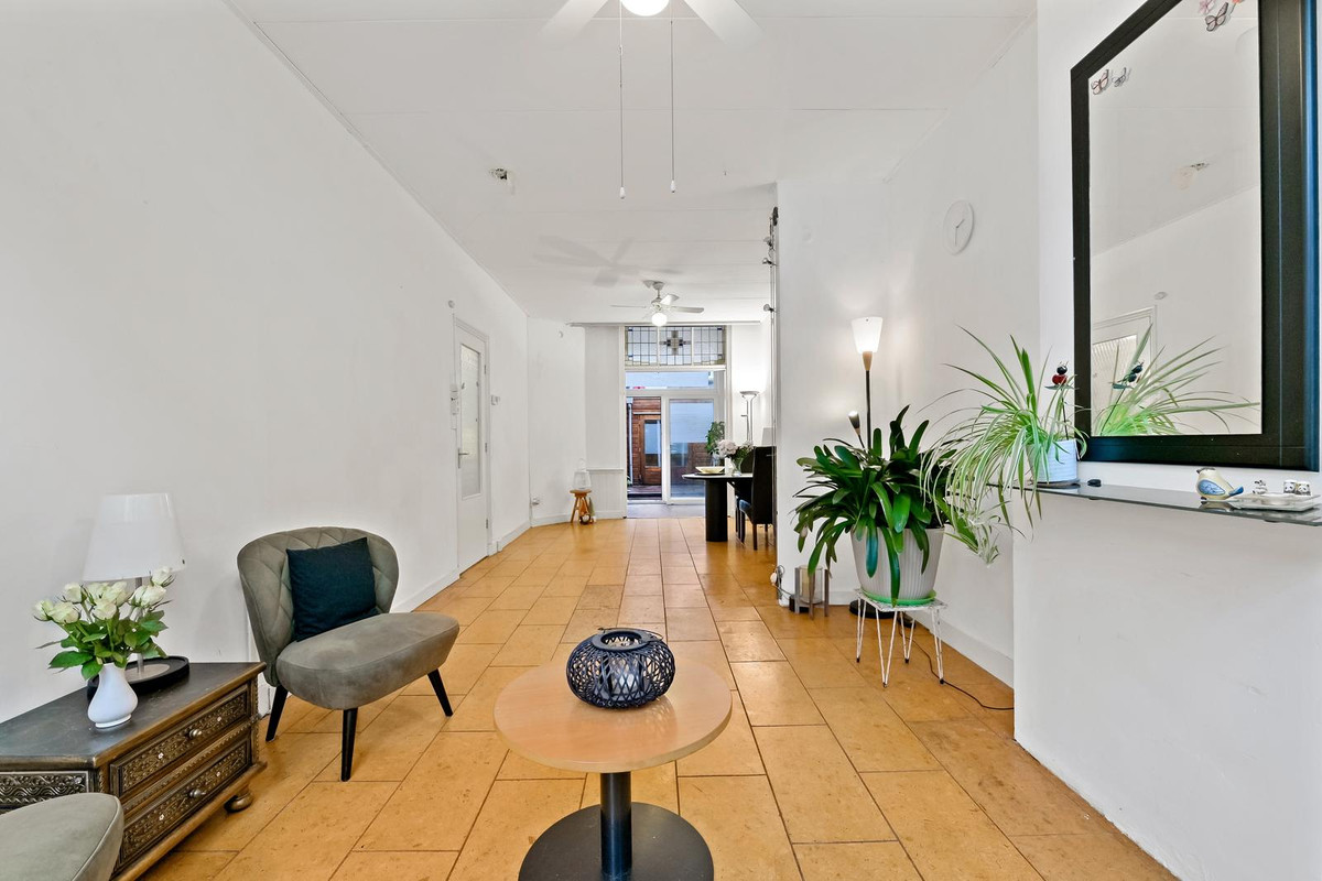Studio te koop: Jan van Houtstraat 107, 'S-Gravenhage