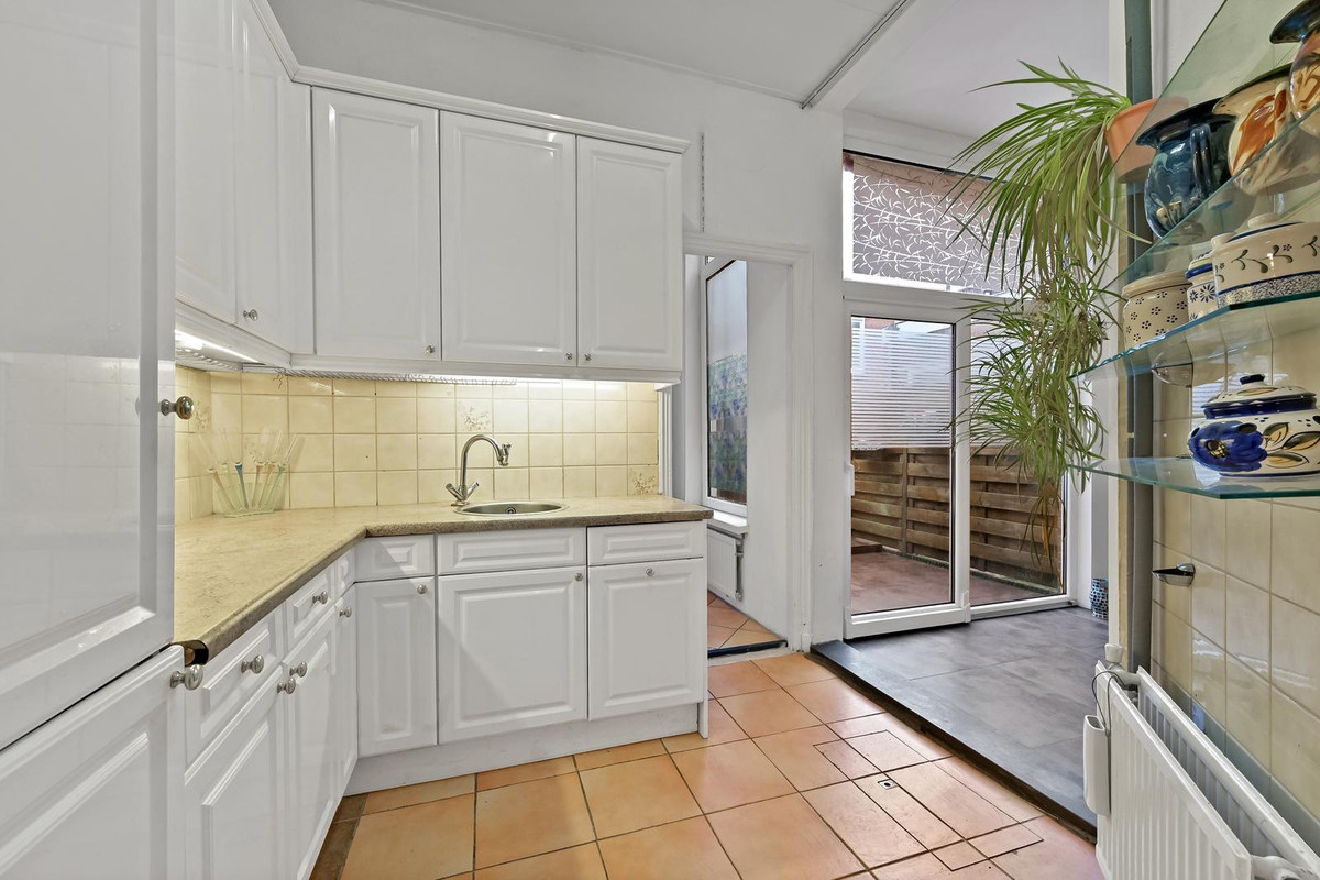 Studio te koop: Jan van Houtstraat 107, 'S-Gravenhage
