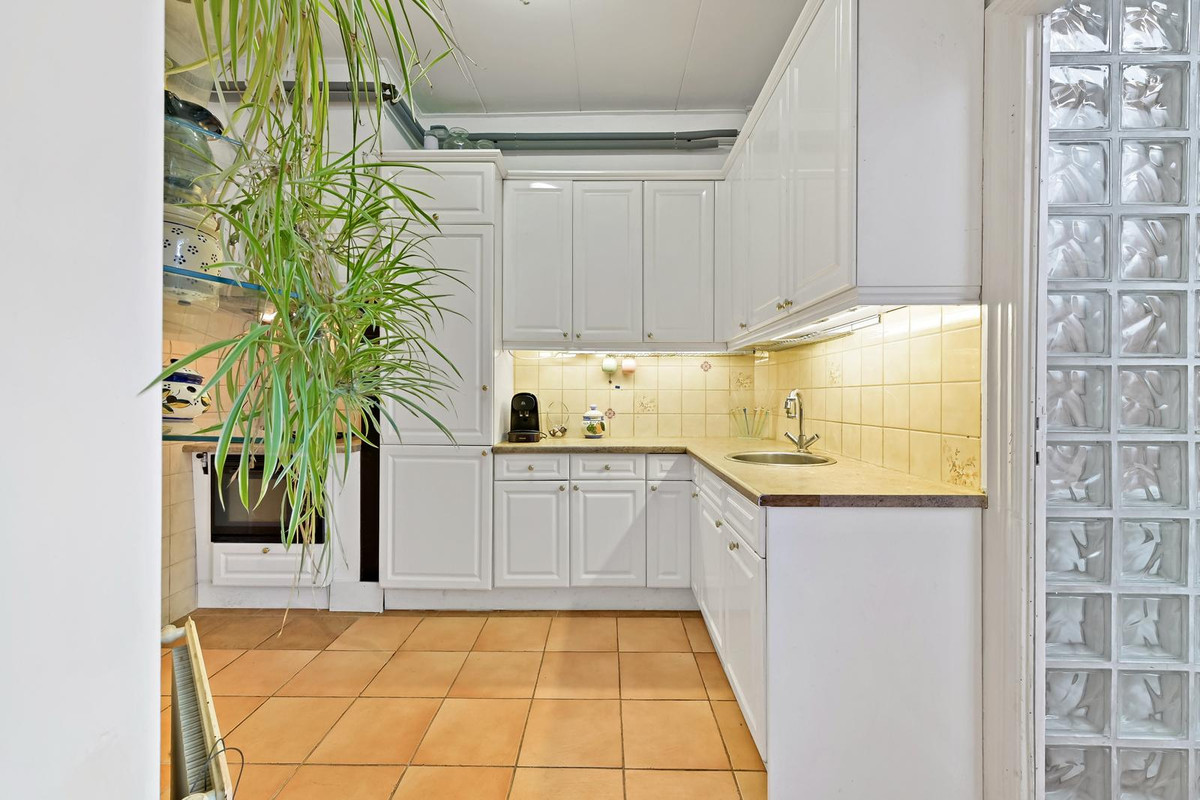 Studio te koop: Jan van Houtstraat 107, 'S-Gravenhage