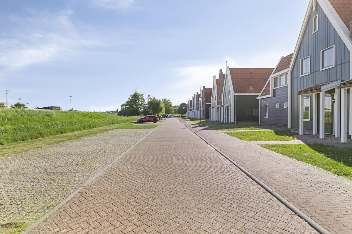 Tussenwoning te koop: De Krom 229, Volendam
