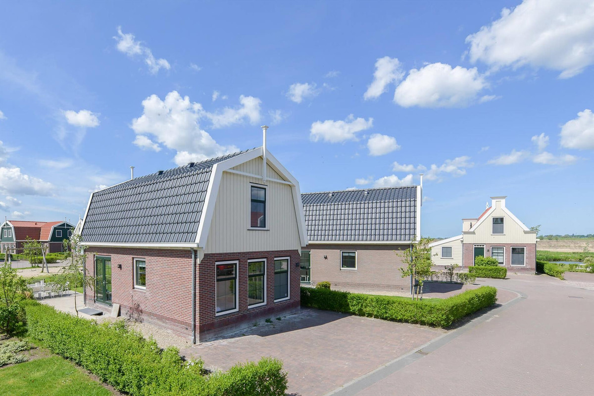 Vrijstaande woning te koop: Zeedijk 2-315, Uitdam