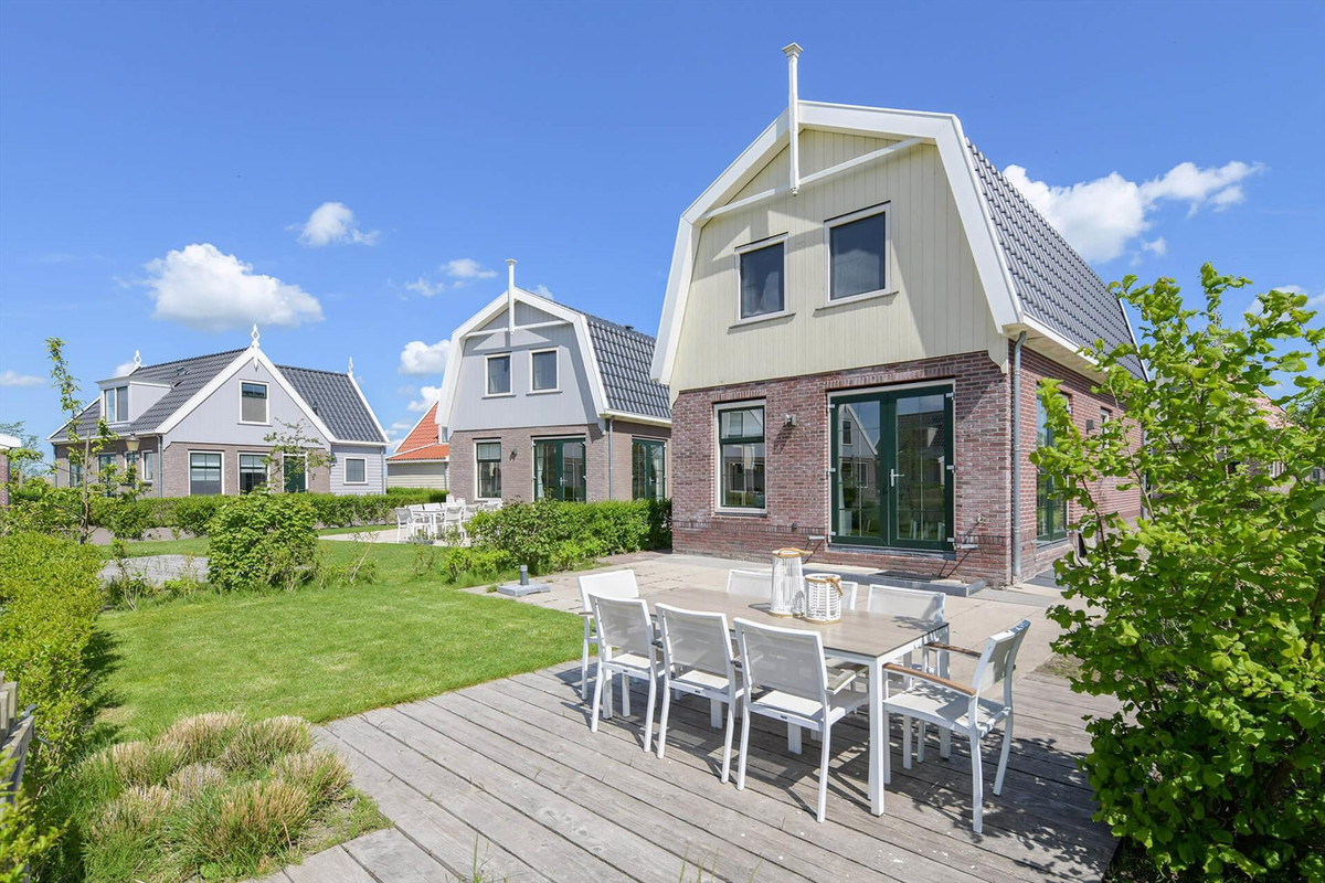 Vrijstaande woning te koop: Zeedijk 2-315, Uitdam