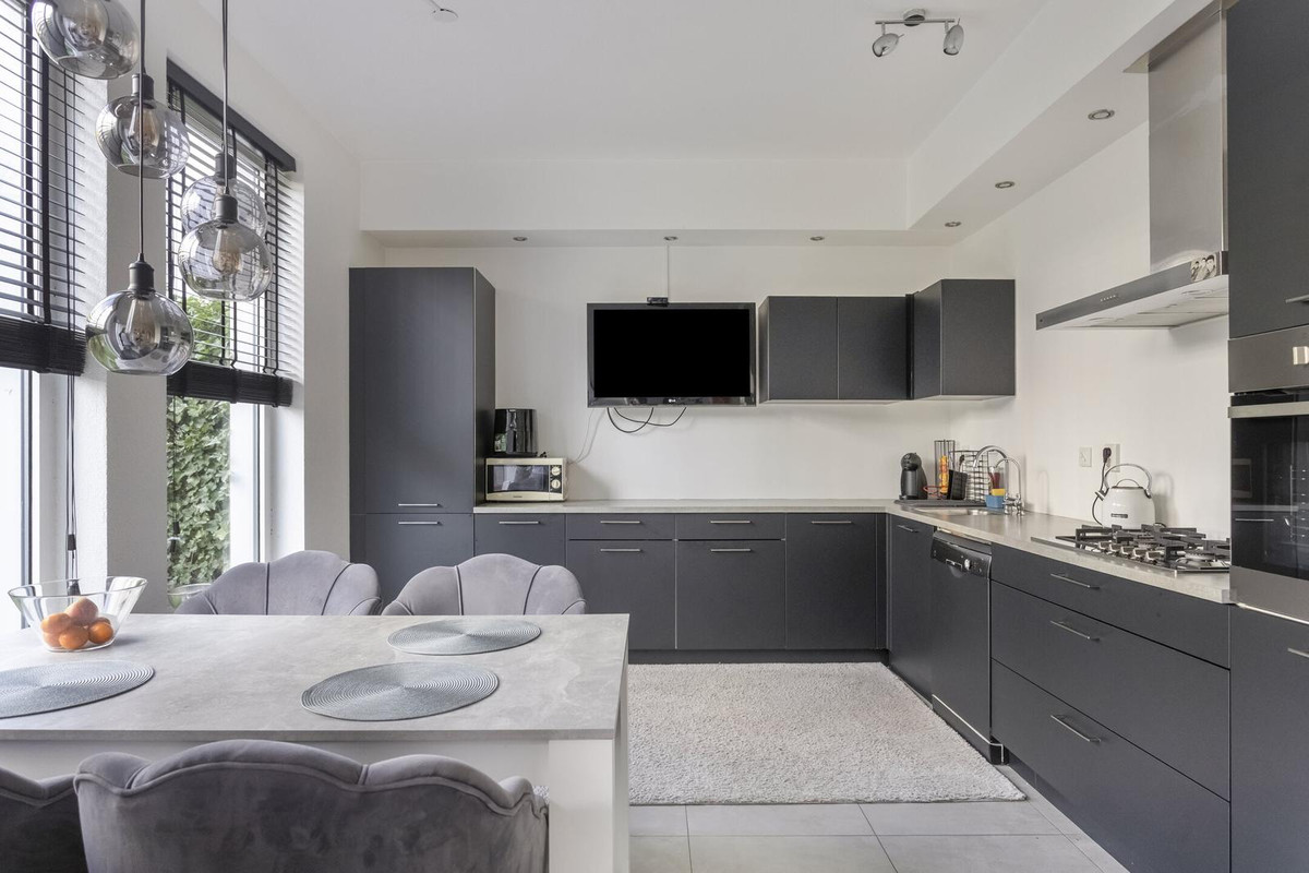 Tussenwoning te koop: Beeldsnijdersgaarde 36, 'S-Gravenhage