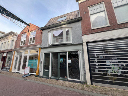 Nieuwsteeg 19