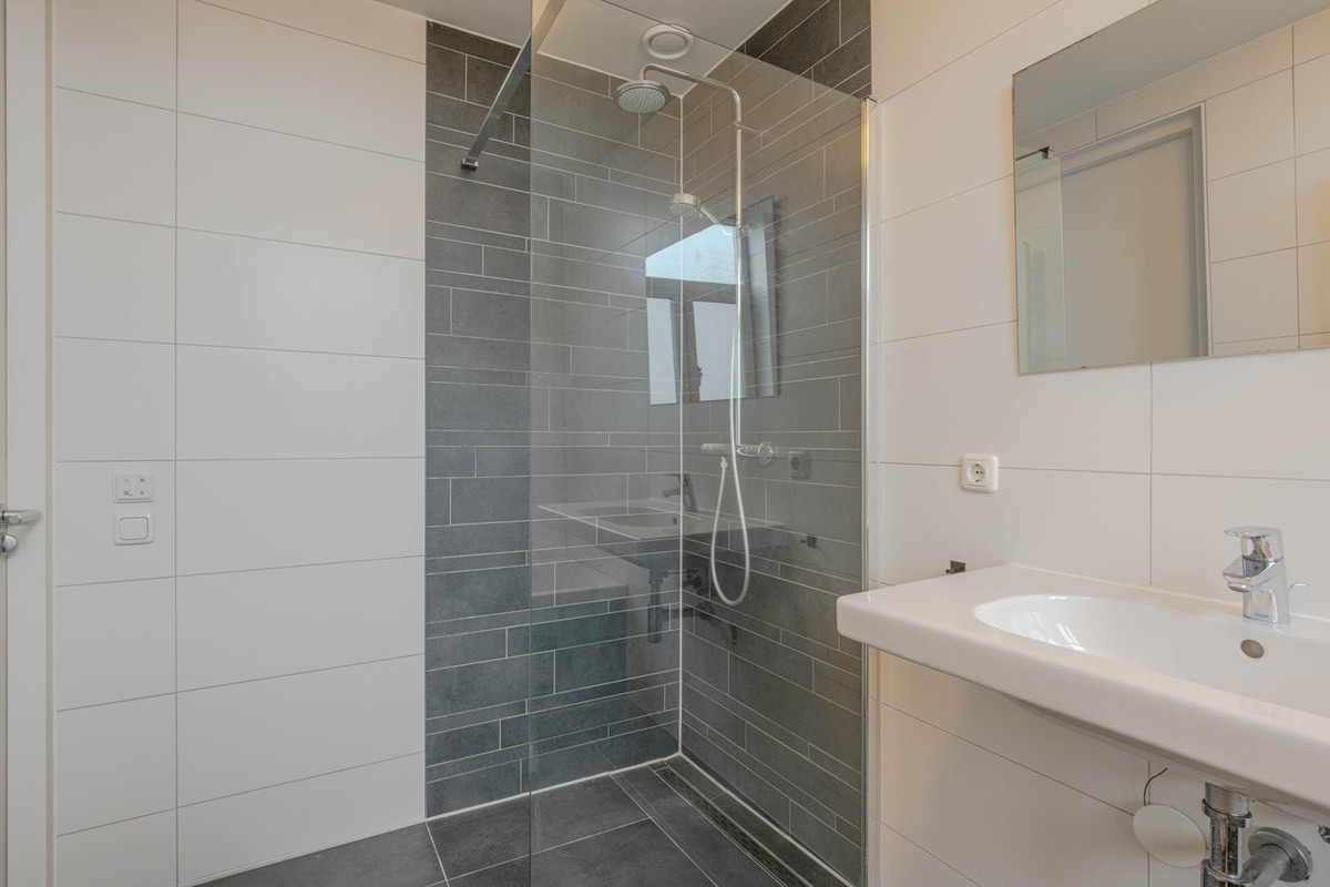 Appartement te koop: Groene Hilledijk 204A02, Rotterdam