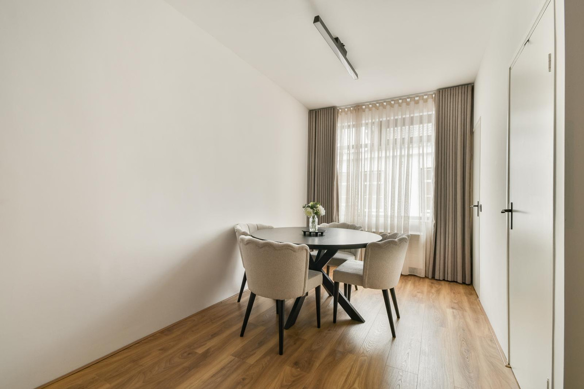 Tussenwoning te koop: Valkstraat 48, Zaandam