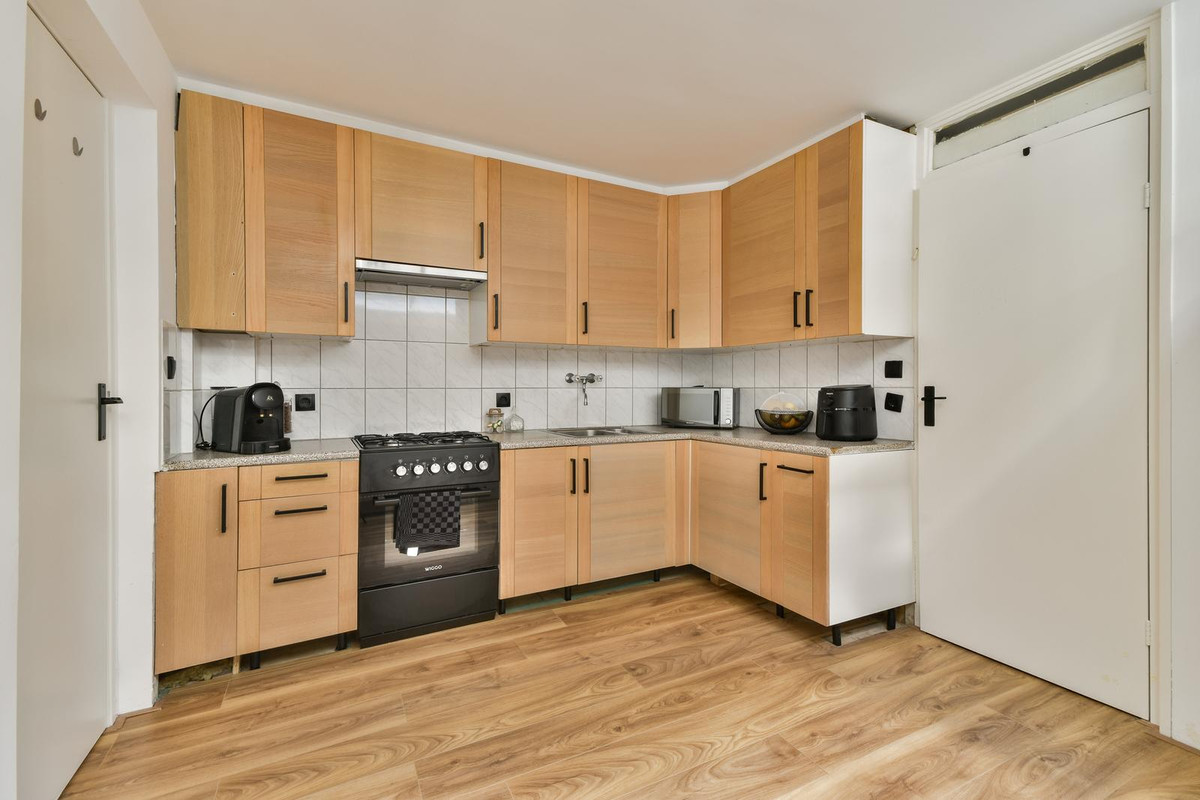 Tussenwoning te koop: Valkstraat 48, Zaandam