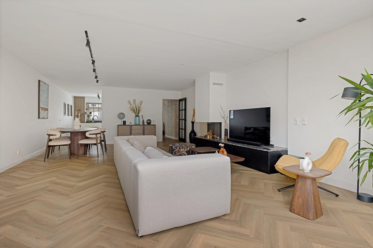 Tussenwoning te koop: Veerse Meer 16, Hoofddorp