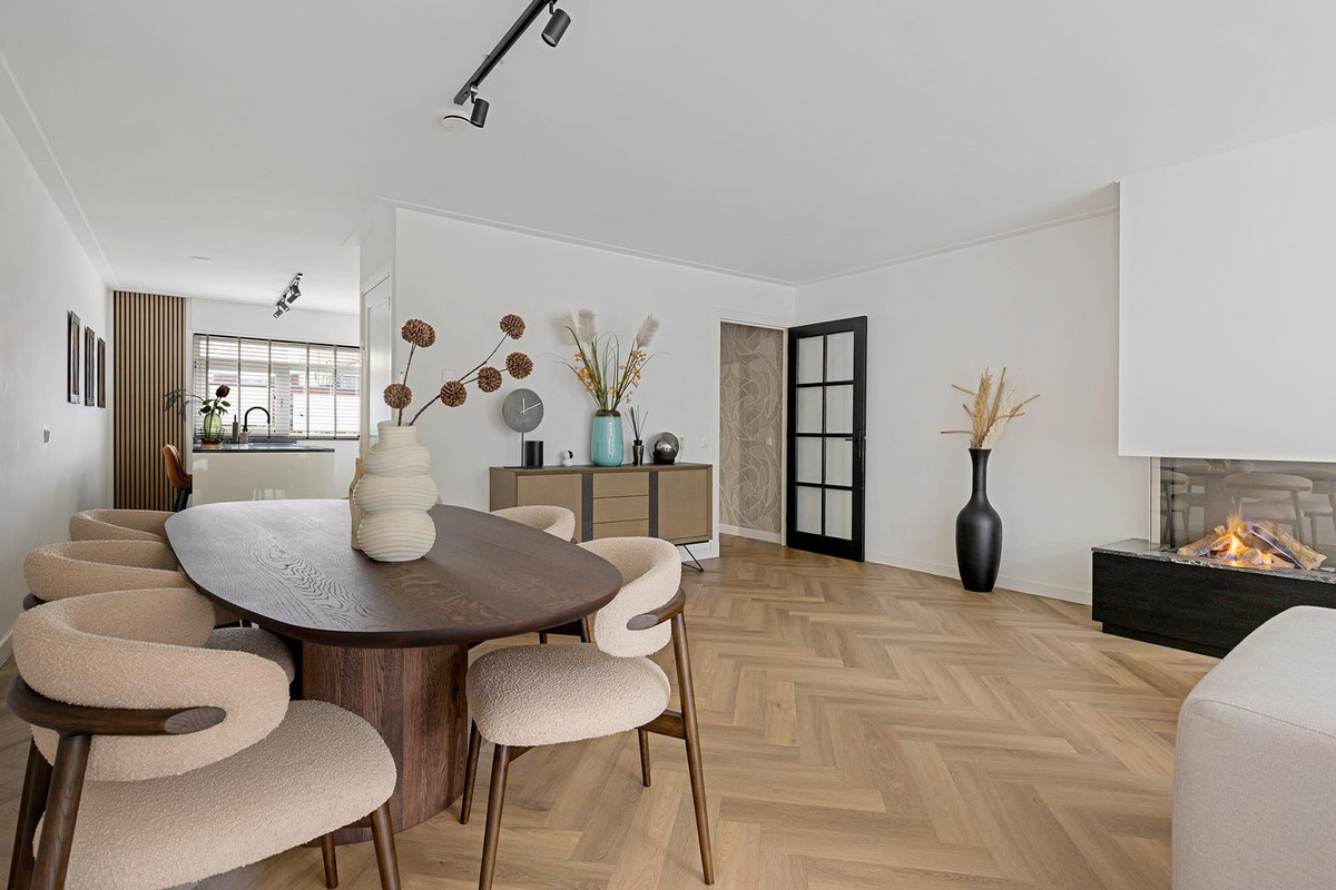 Tussenwoning te koop: Veerse Meer 16, Hoofddorp