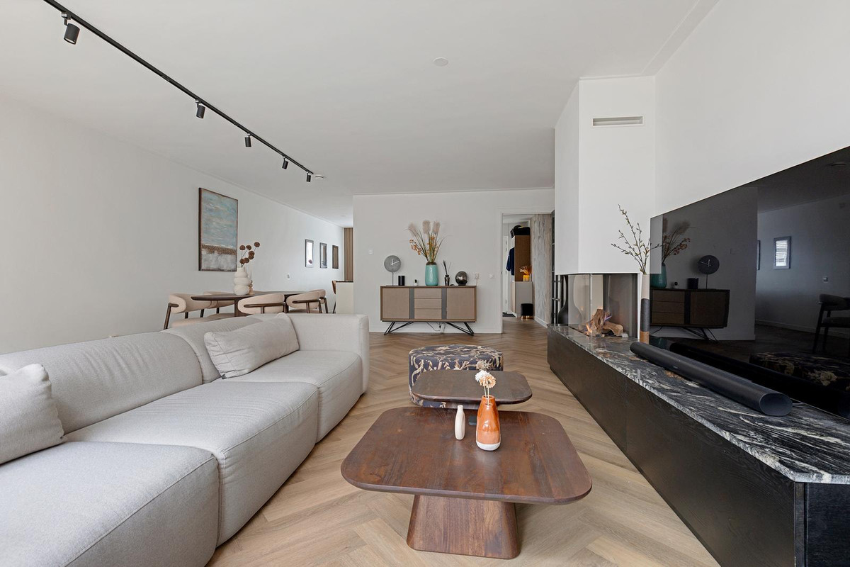 Tussenwoning te koop: Veerse Meer 16, Hoofddorp