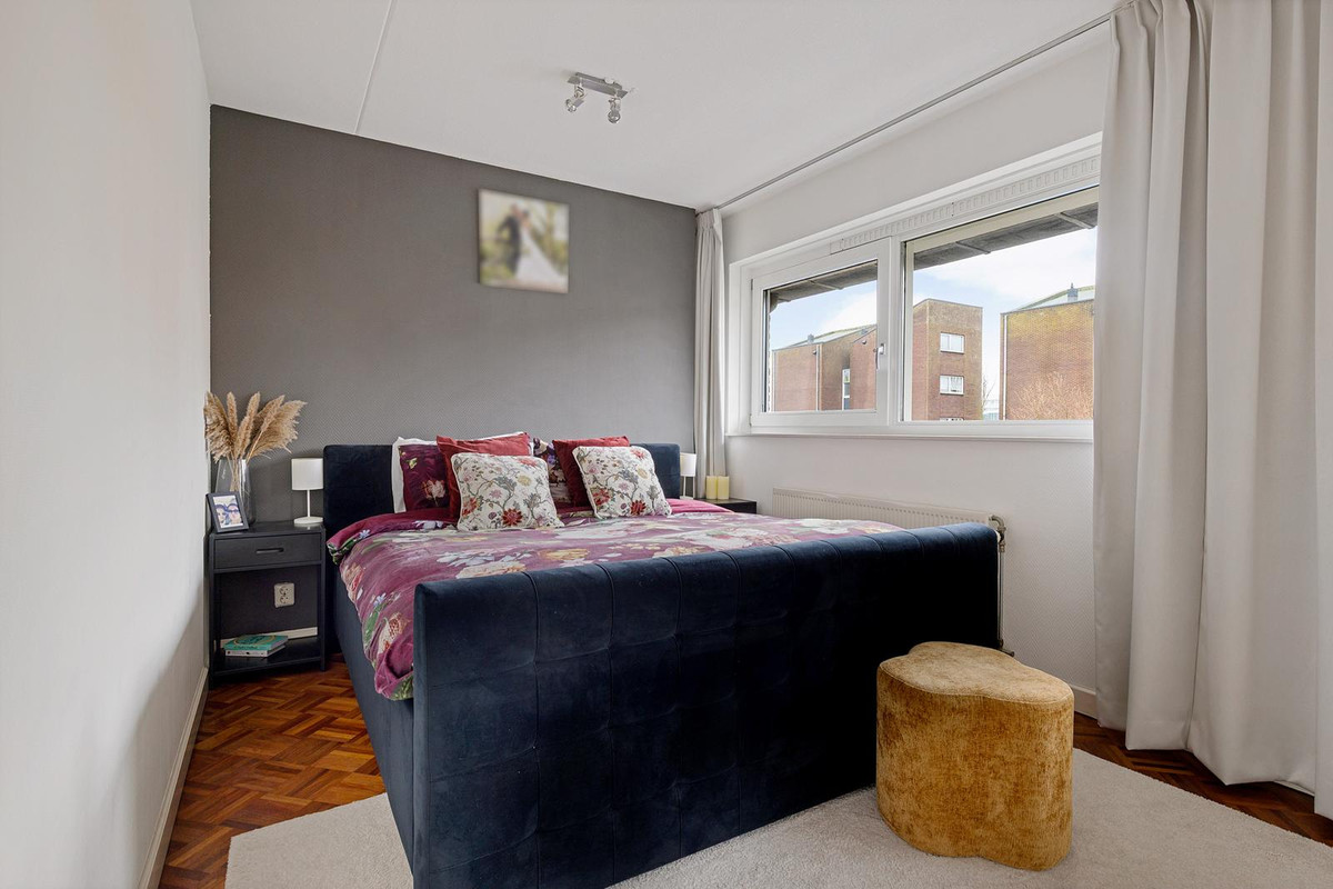 Tussenwoning te koop: Veerse Meer 16, Hoofddorp